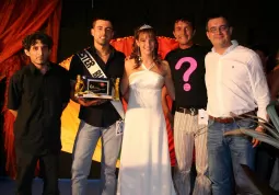 BUSCA EVENTI. Mister Busca Luca Busso con Miss Busca Stefania Verna, il presentatore Samuele Maurino e gli assessori Ivo Vigna e Marco Gallo 